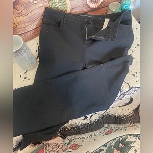 Chico’s Platinum Barely Boot Bootcut Denim Jeans Black Sz 3R Relaxed Comfort